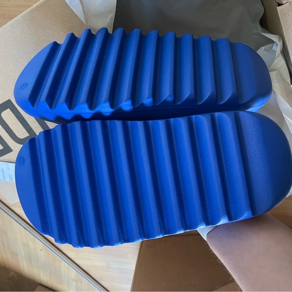 Yeezy slide “Azure” NWT ❗️sold on merc❗️ - Picture 9 of 12